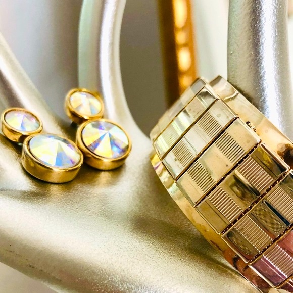 Vintage Aurora Borealis Rivoli Earrings & Retro Bracelet - Picture 2 of 12